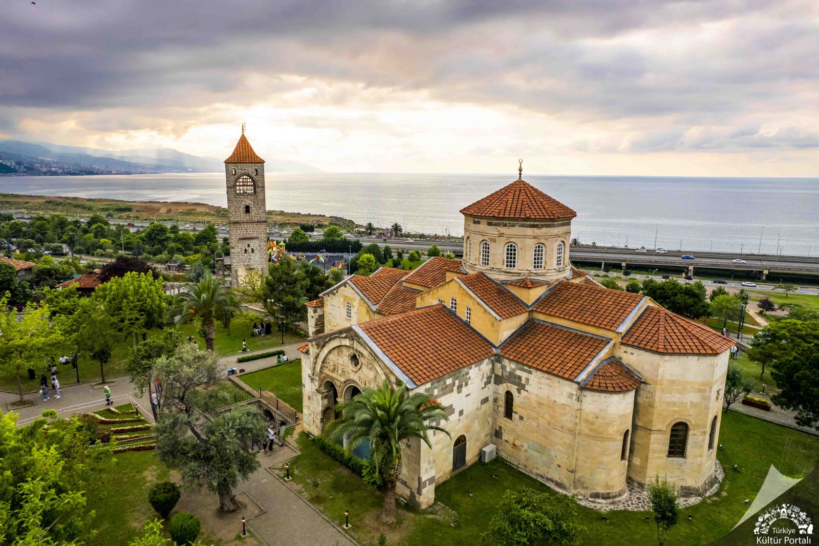 İZMİR ÇIKIŞLI KARADENİZ & DOYA DOYA ŞAVŞAT  TURU